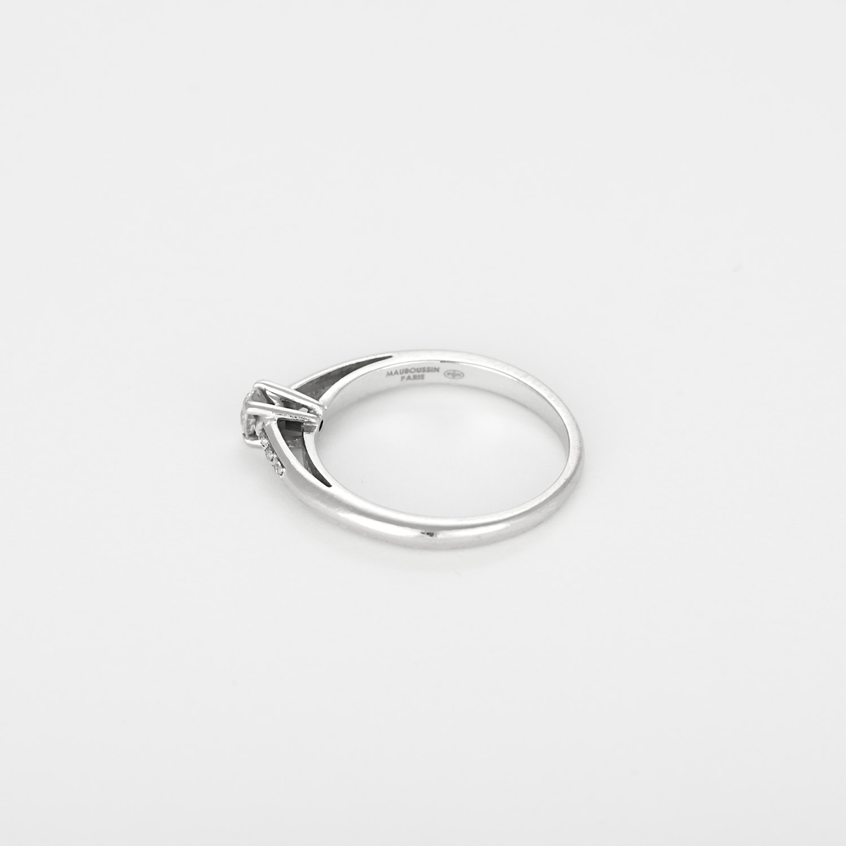MAUBOUSSIN - Solitaire en or gris 18K