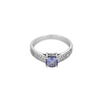 Élégante bague Solitaire en or blanc, tanzanite et diamants