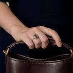 Bague en or jaune, saphir : 2 carats et perles blanches de semences