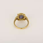 Bague en or jaune, saphir : 2 carats et perles blanches de semences
