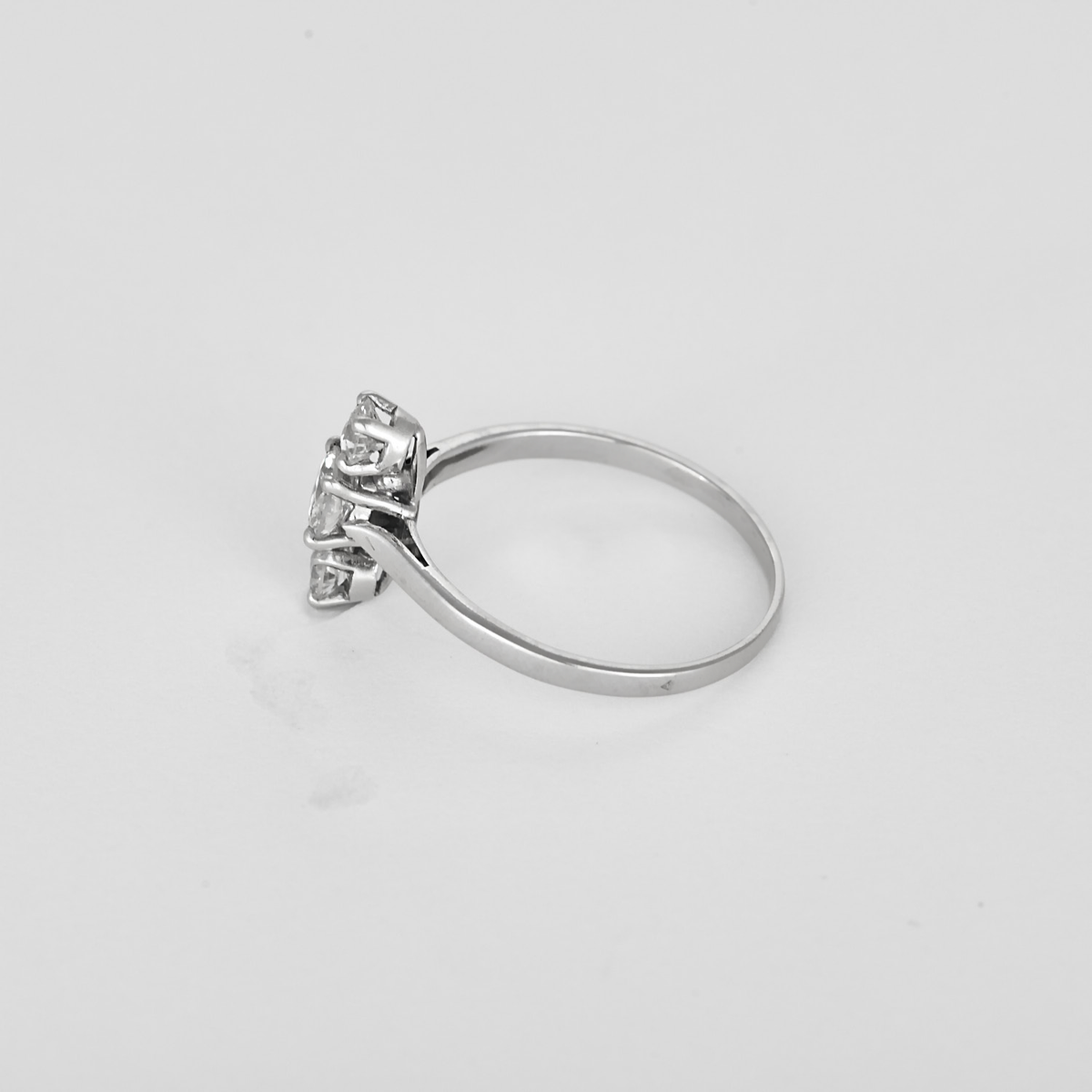 Bague en or blanc et diamants : 0,80 carat