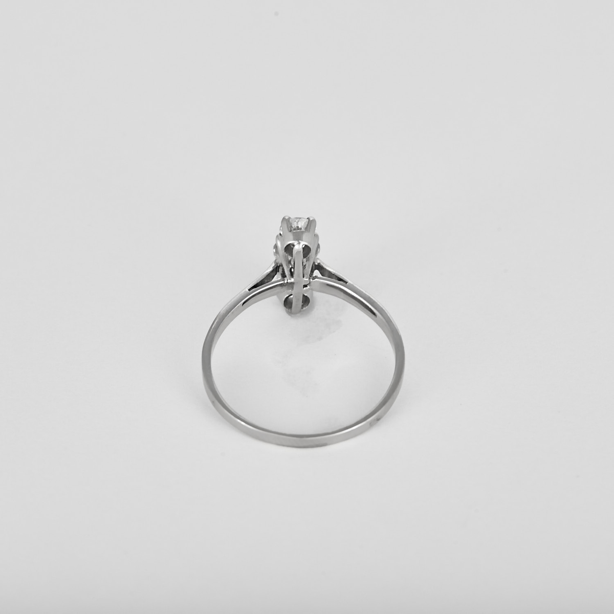 Bague en or blanc et diamants : 0,80 carat