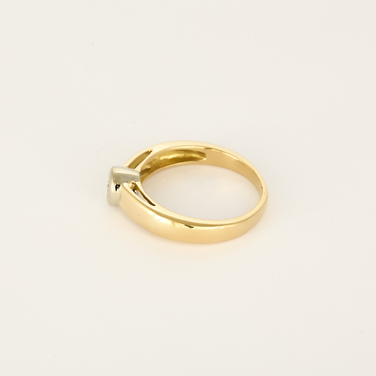 Bague Solitaire en or jaune, or blanc et diamants