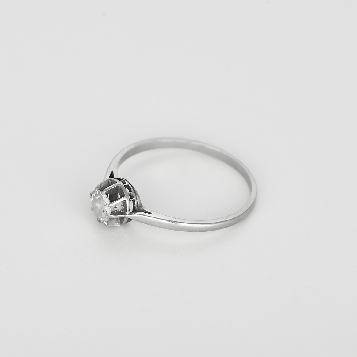 Élégante bague Solitaire en platine et diamant : 0,30 carat