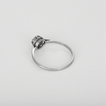 Élégante bague Solitaire en platine et diamant : 0,30 carat