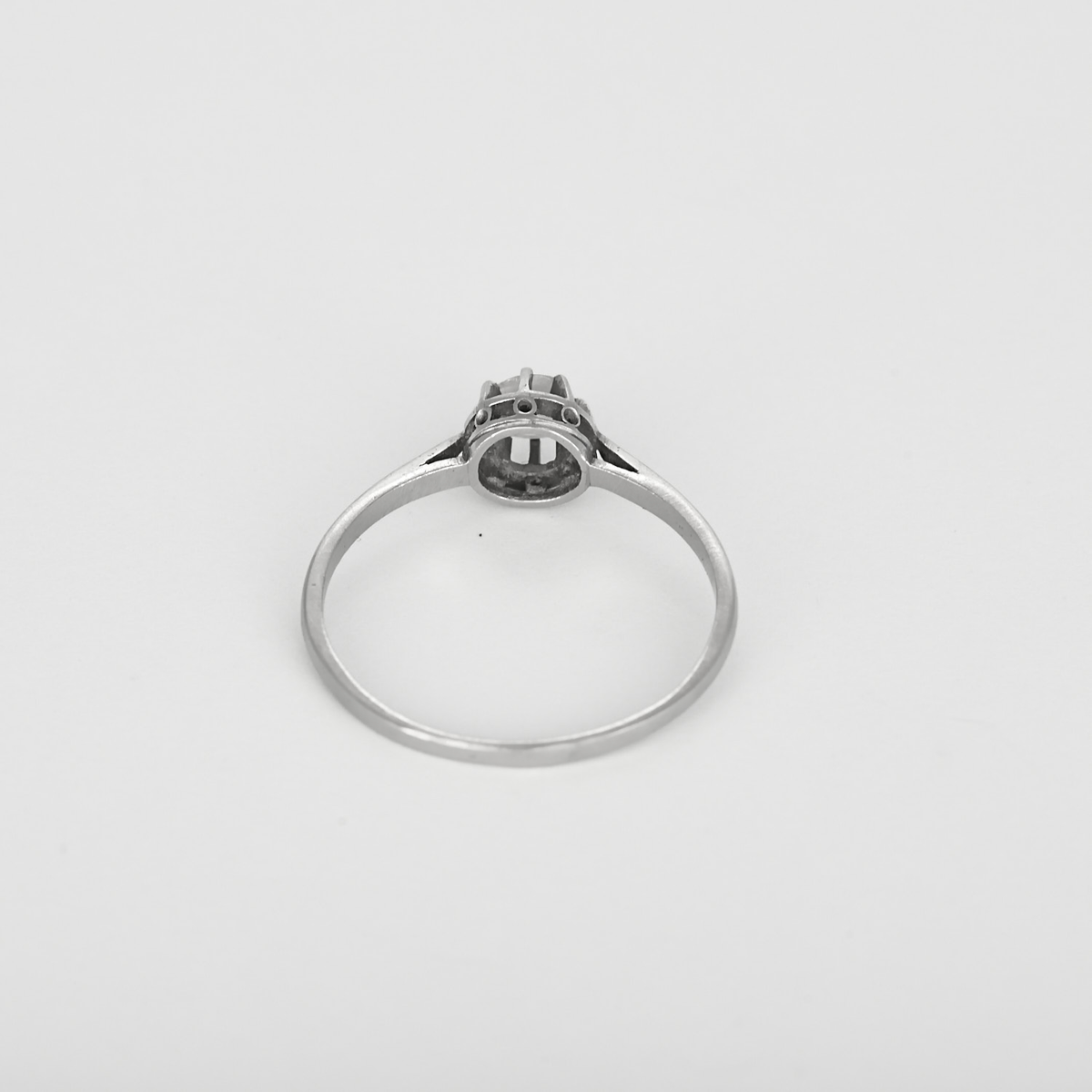 Élégante bague Solitaire en platine et diamant : 0,30 carat