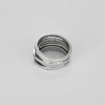Élégante bague en or blanc et diamants : 0,90 carat
