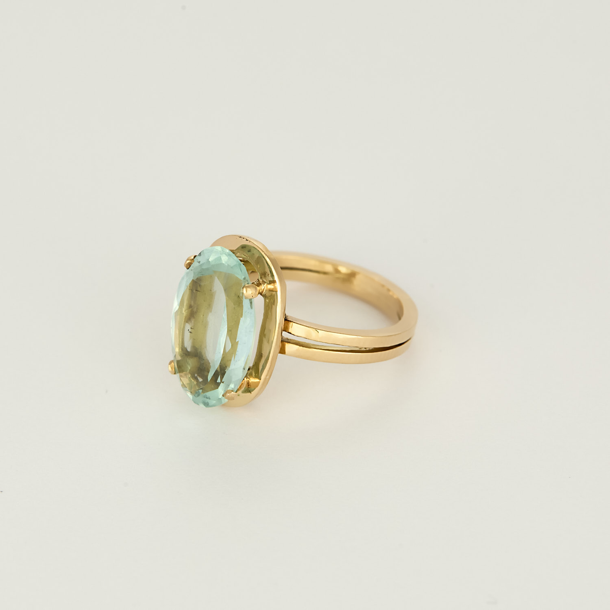 Bague cocktail en or rose et aigue-marine
