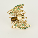 Broche Papillon en or jaune 14K, diamants, émeraudes, perles de culture et quartz