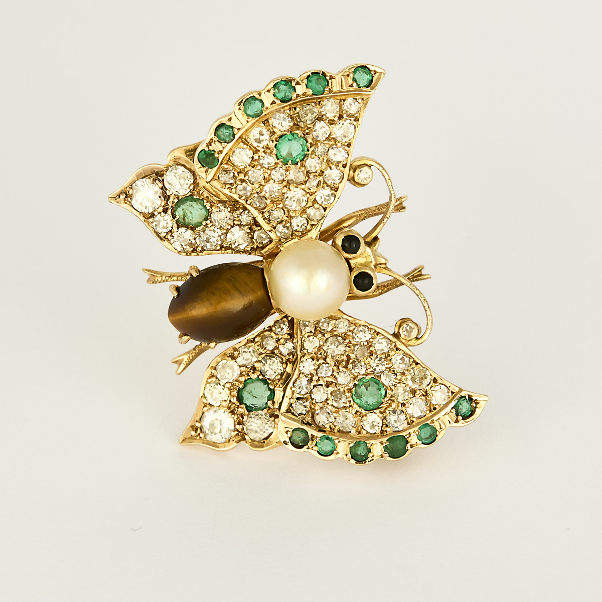 Broche Papillon en or jaune 14K, diamants, émeraudes, perles de culture et quartz