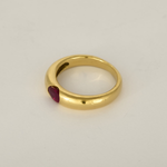 Bague jonc en or jaune et rubis : 0,45 carat