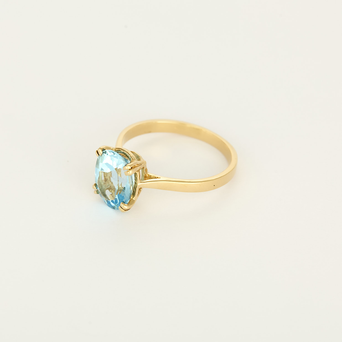 Bague coktail en or jaune 18k Topaze bleue