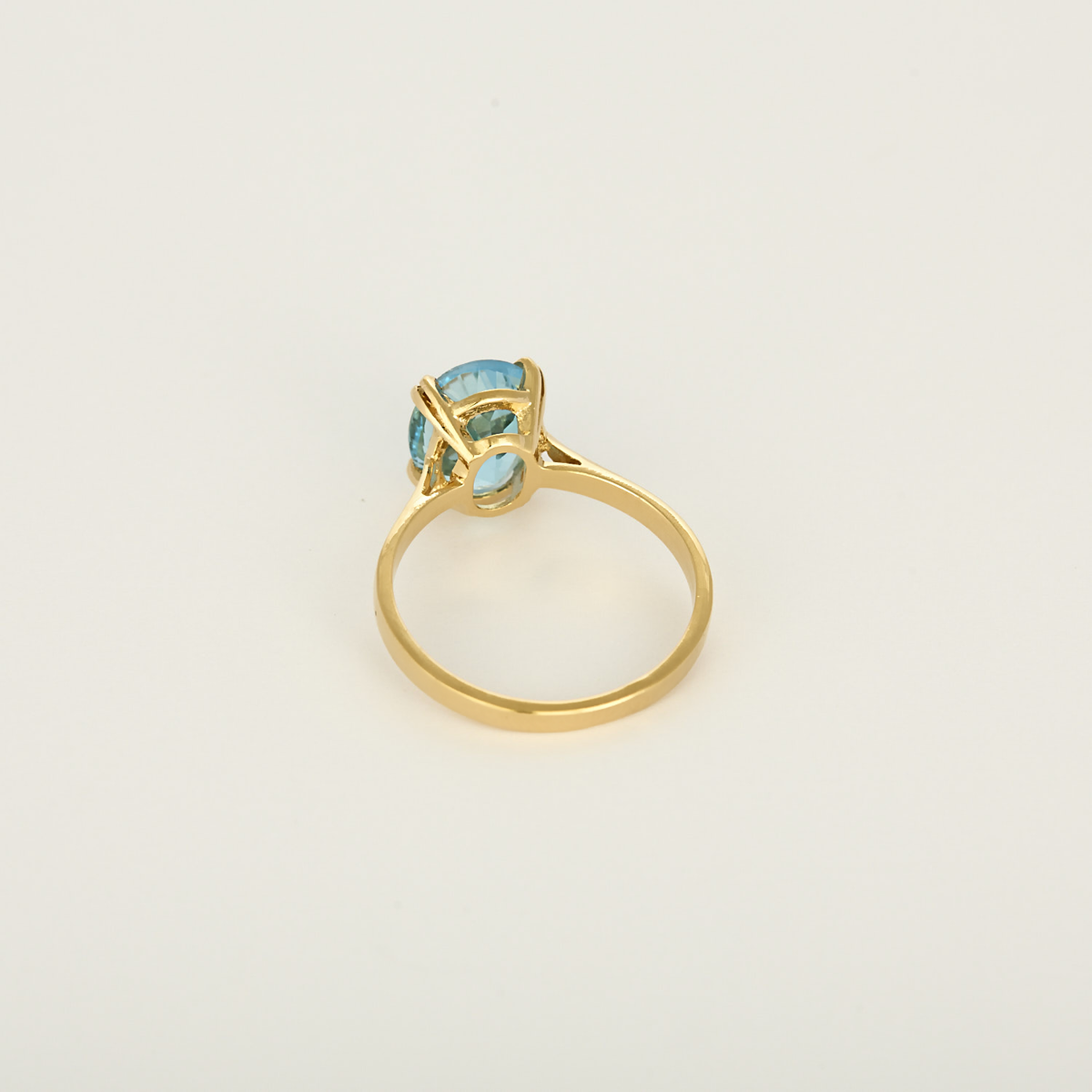 Bague coktail en or jaune 18k Topaze bleue