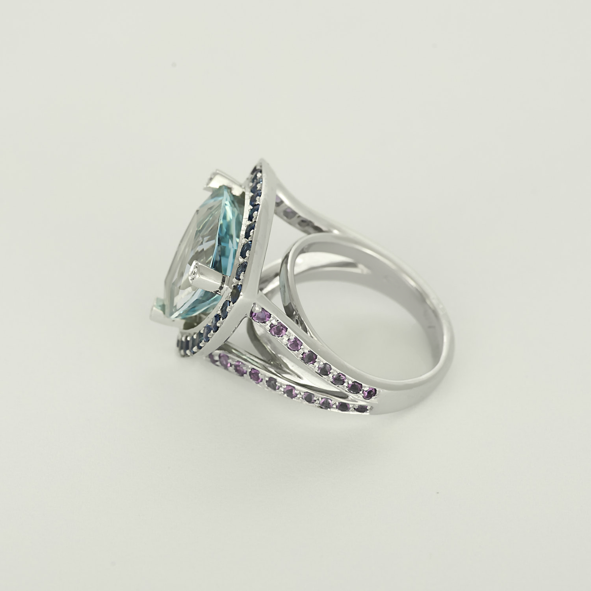 MAUBOUSSIN - Tellement Subtile pour Toi - Bague en Or blanc Aigue marine, Saphirs, Améthystes