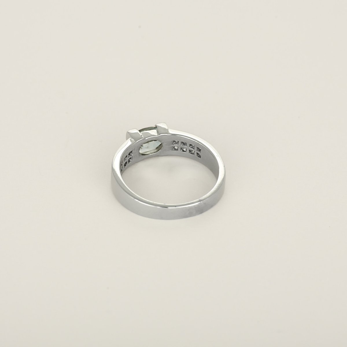 Bague en or gris aigue marine et diamants