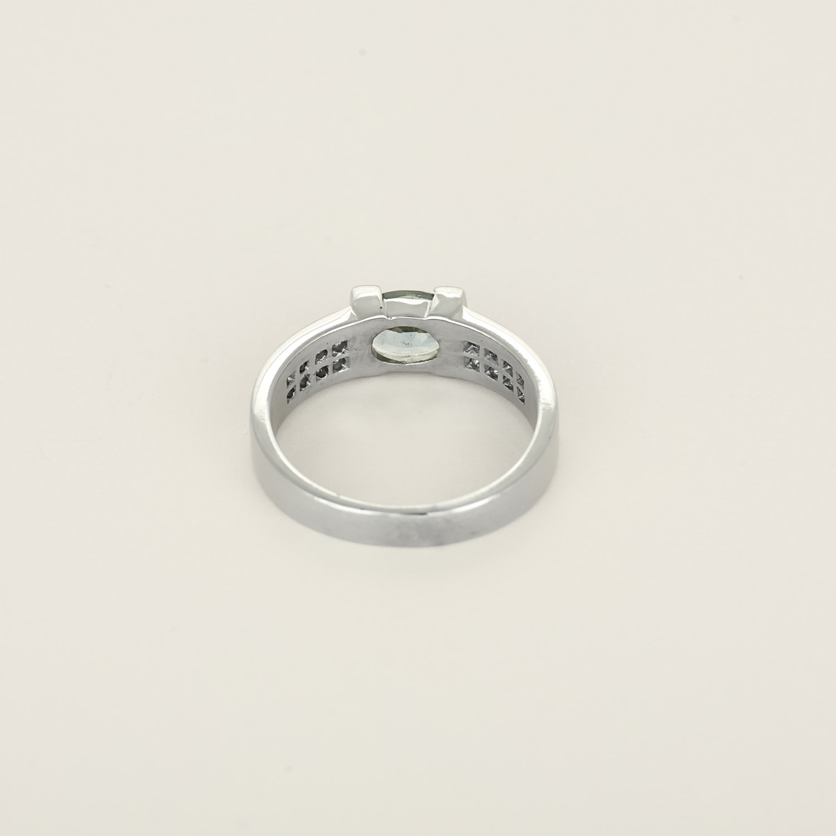 Bague en or gris aigue marine et diamants