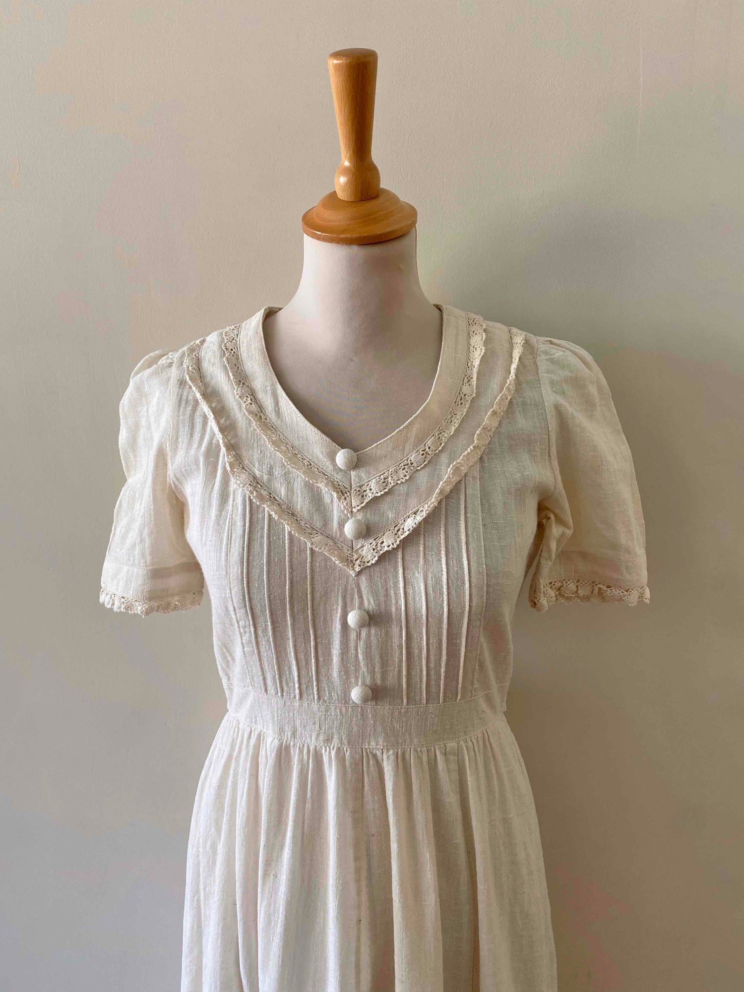 70's embroidered dress