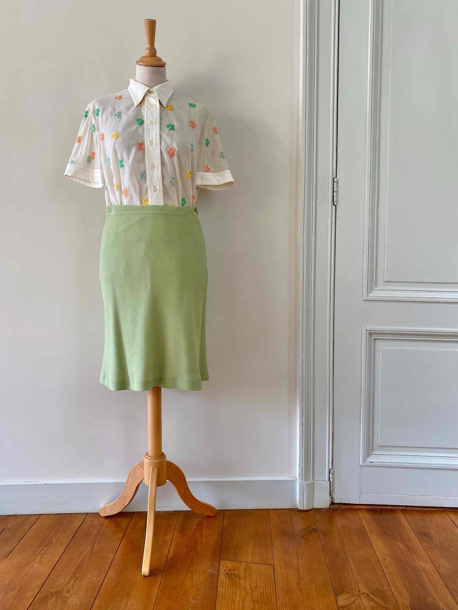 Skirt in flowing wool and viscose