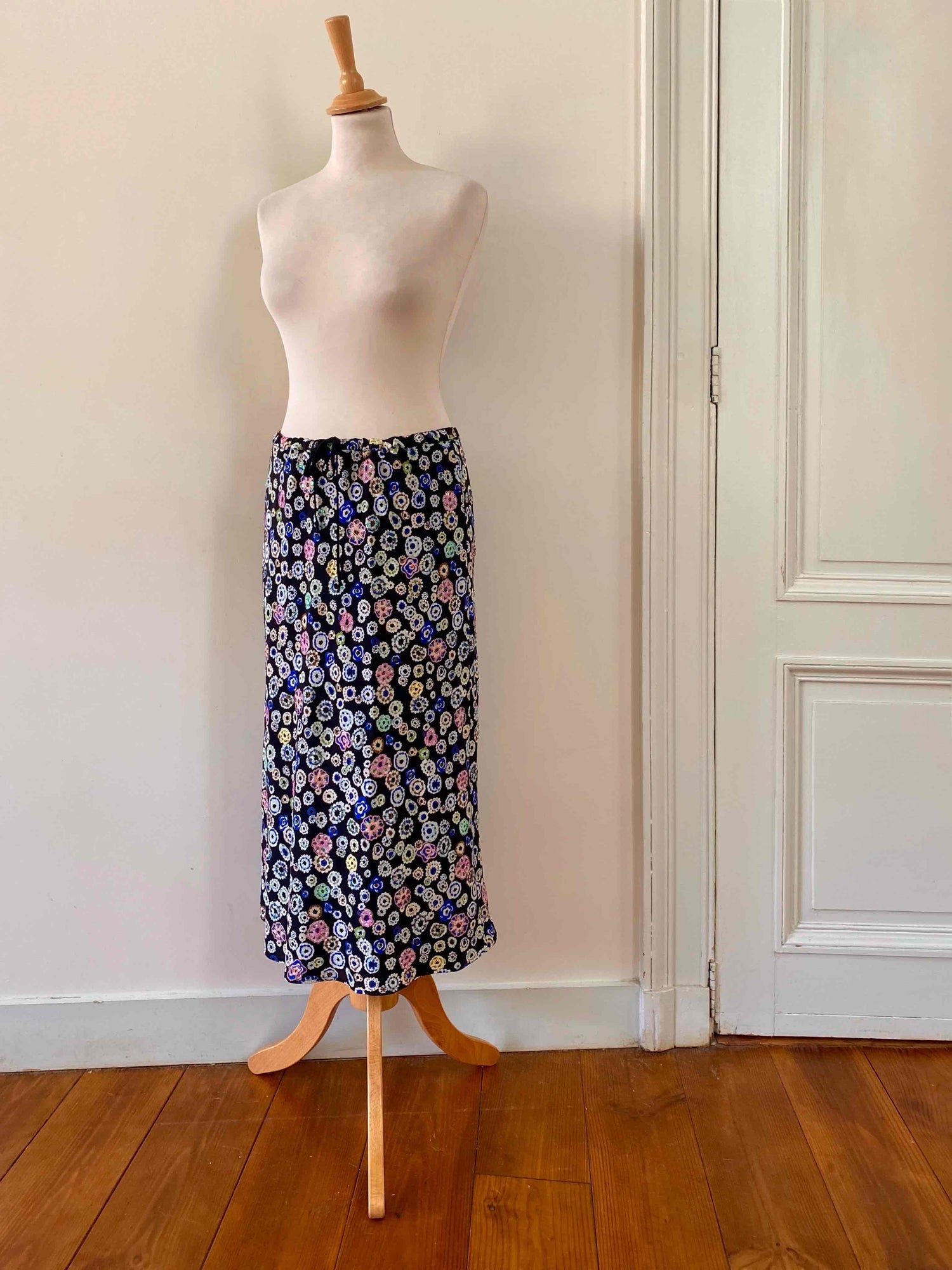 Jupe midi en soie et sequins