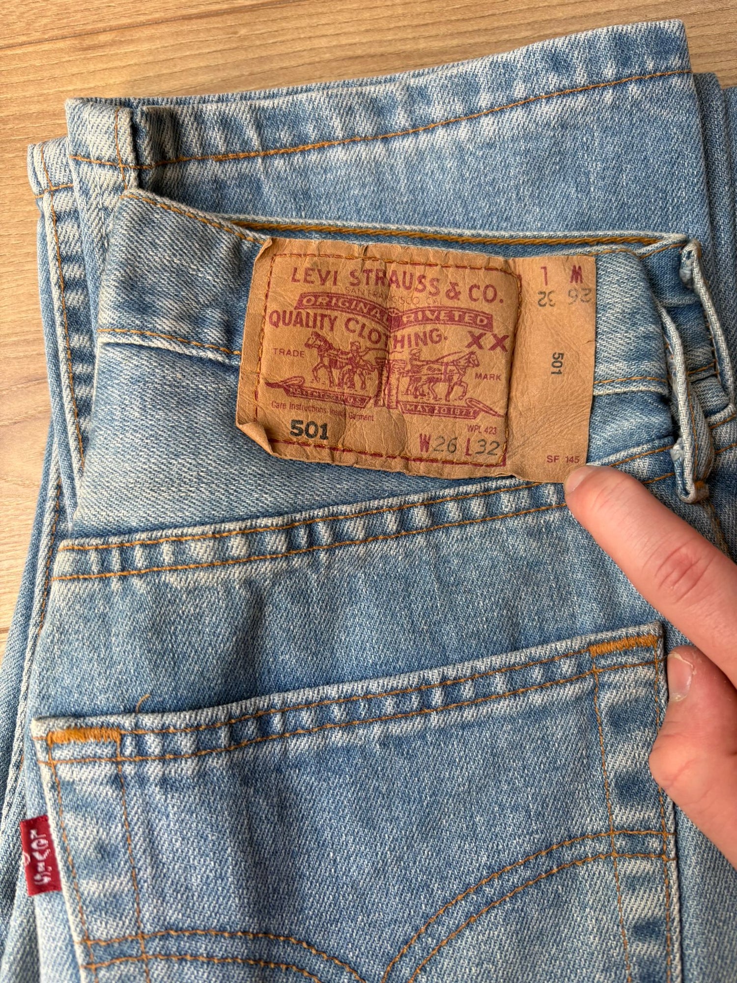 Jean Levi's 501 W26 L32
