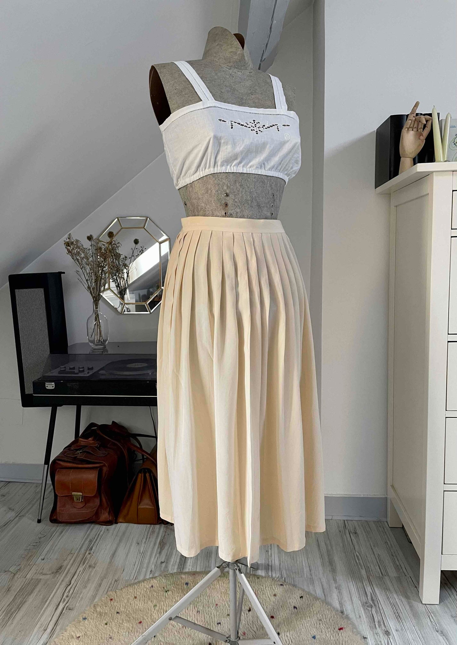 Jupe plissée en soie