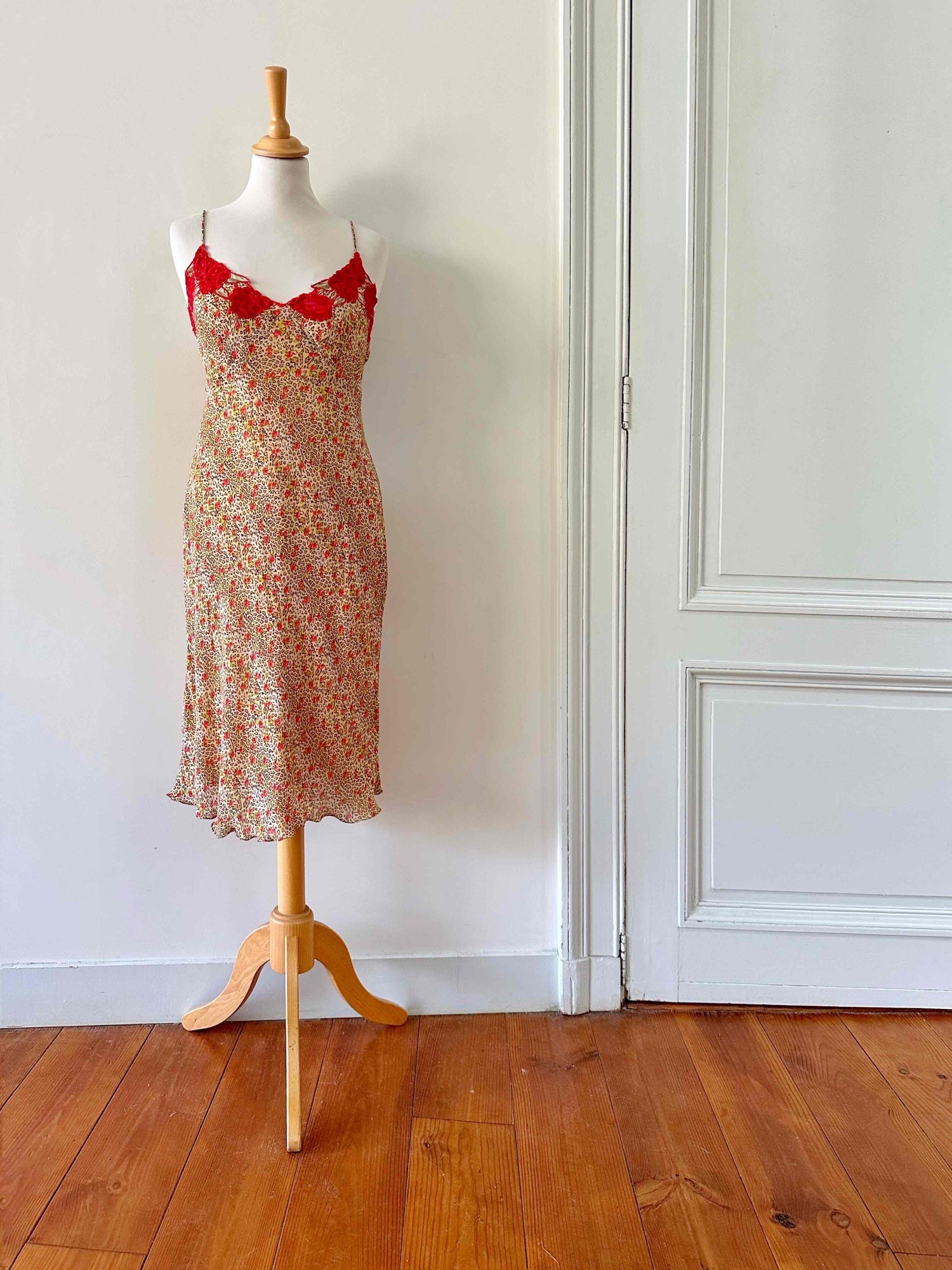 Leopard print dress with flowers