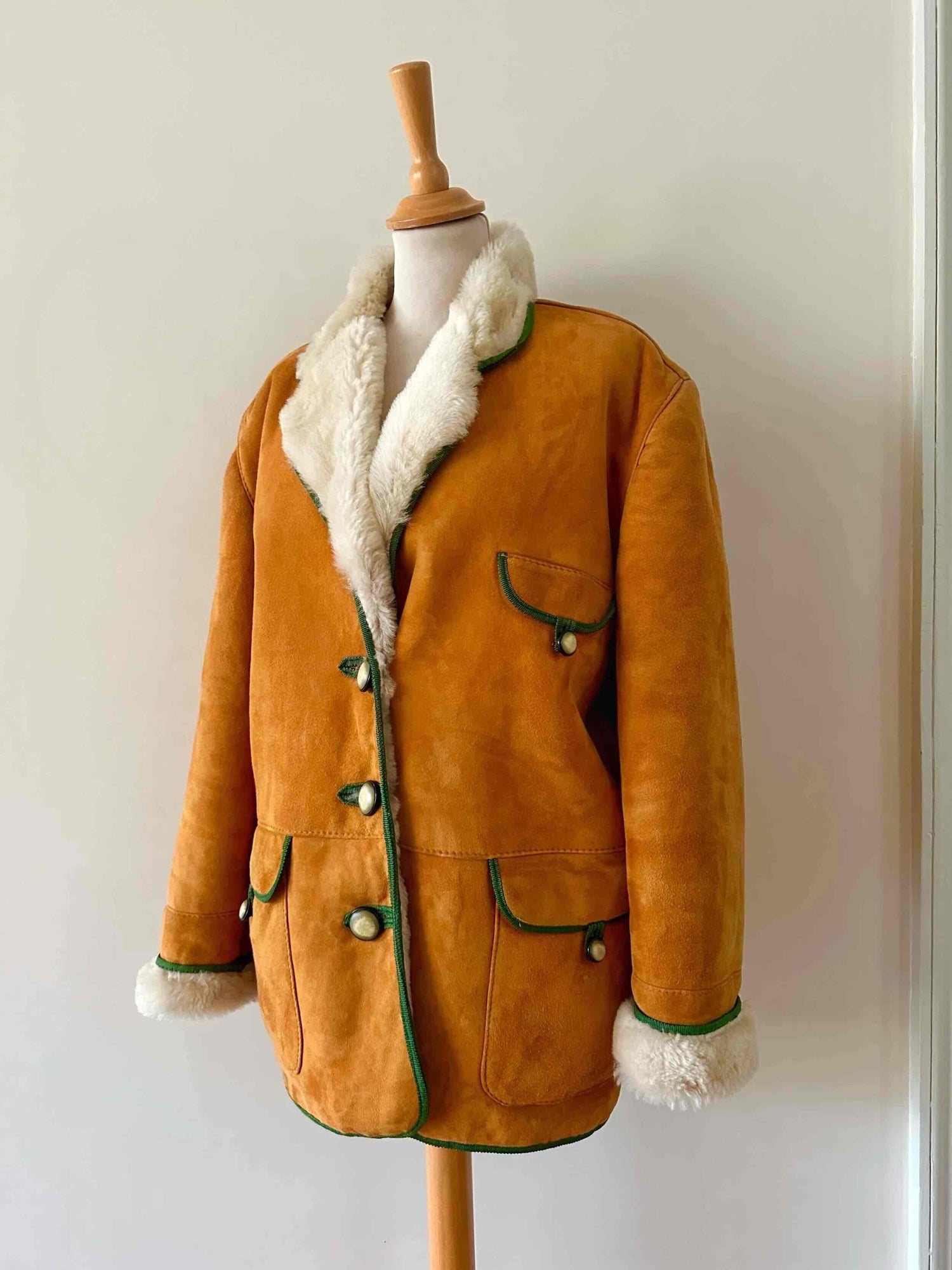 Manteau peau lainée