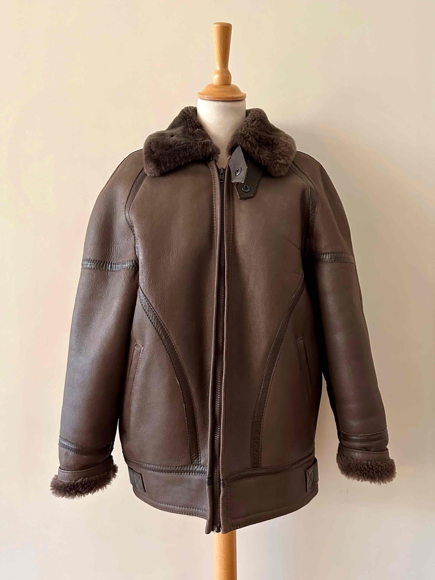 Bombardier en peau lainée