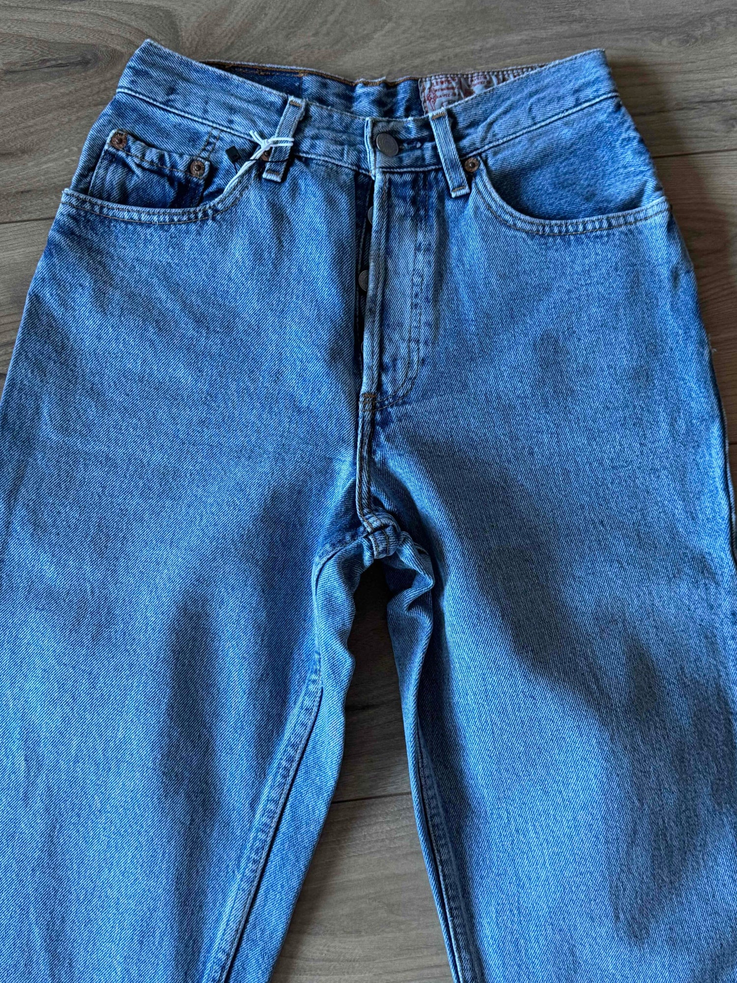 Jean Levi's 901 W27L32