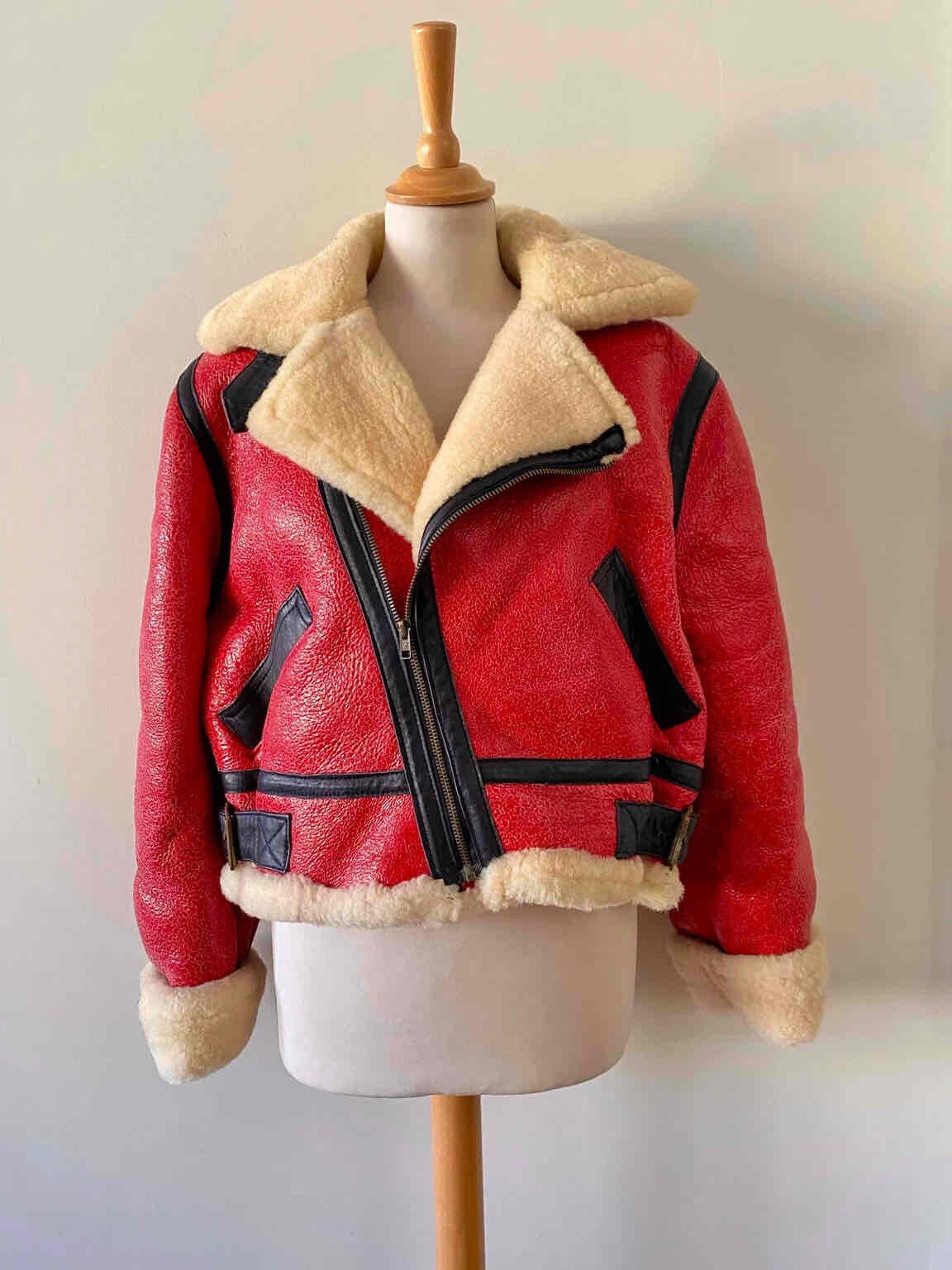 Bombardier en peau lainée