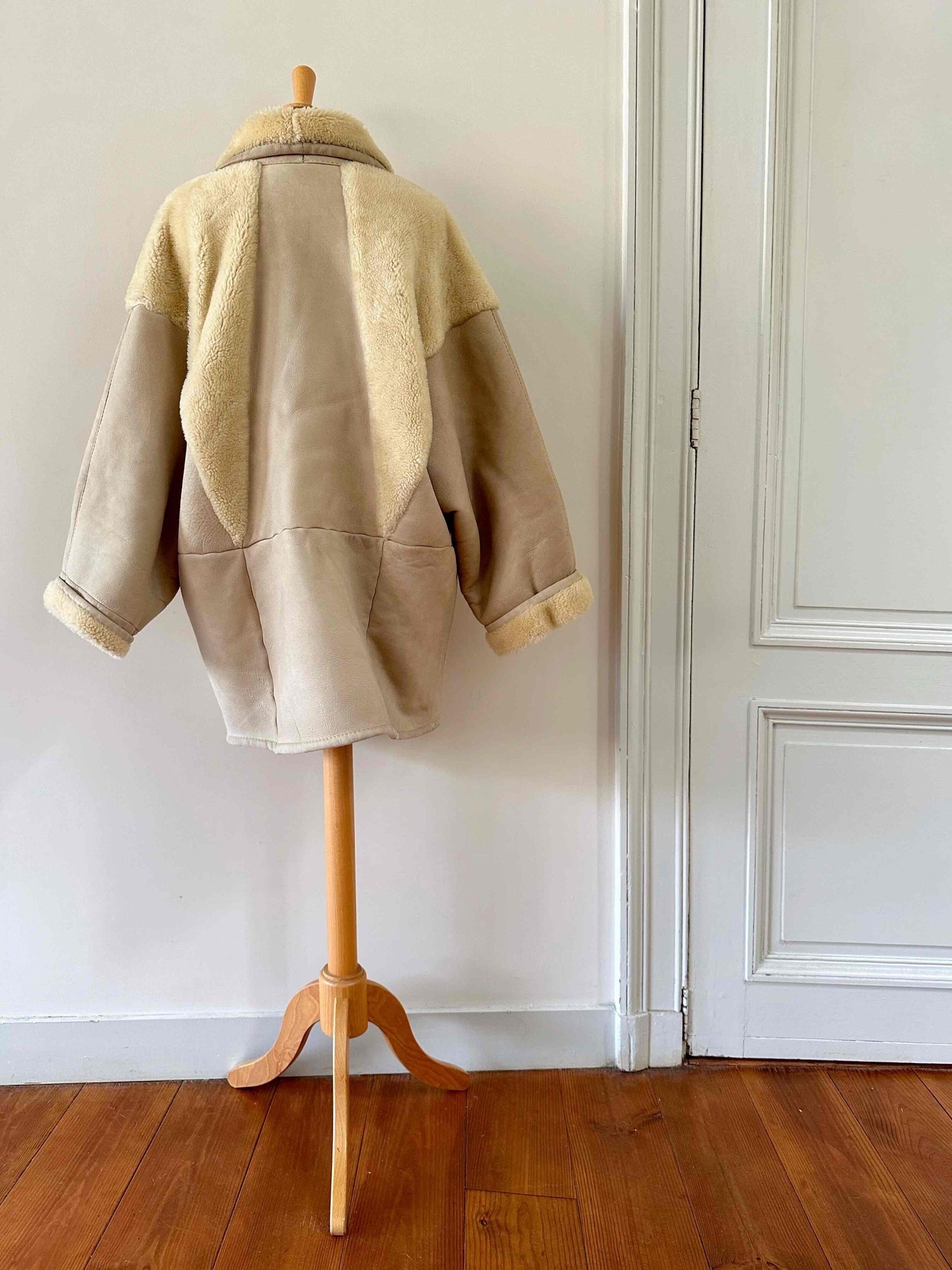 Manteau en peau lainée