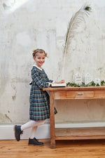 Coline, robe à smocks en tartan bleu et vert