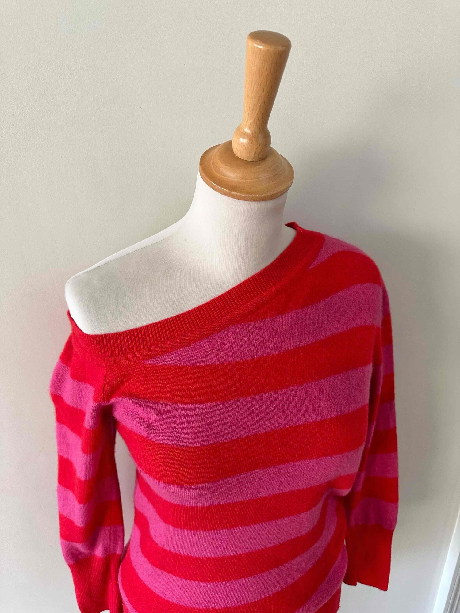 Pull asymétrique en laine et cachemire