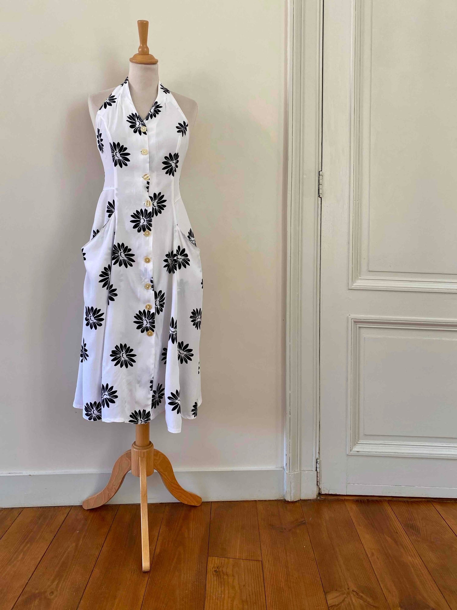 Floral backless dress