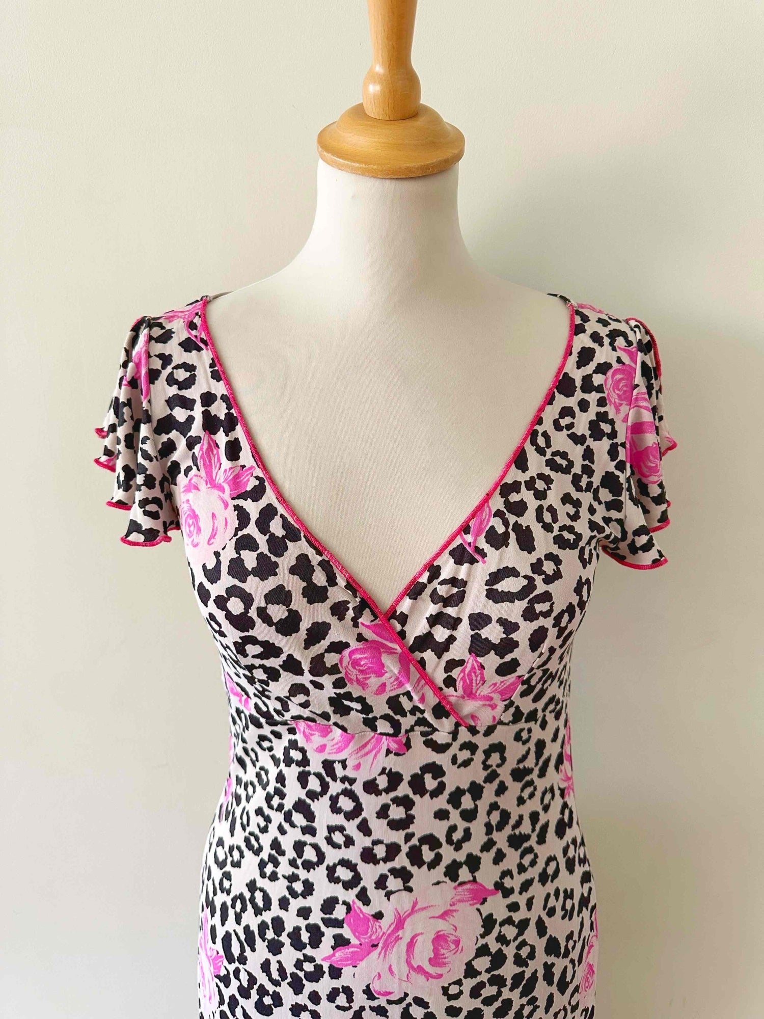 Leopard print dress with flowers