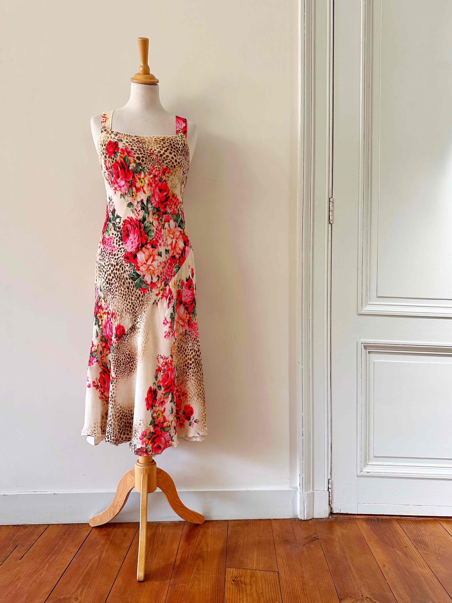 Leopard print dress with flowers