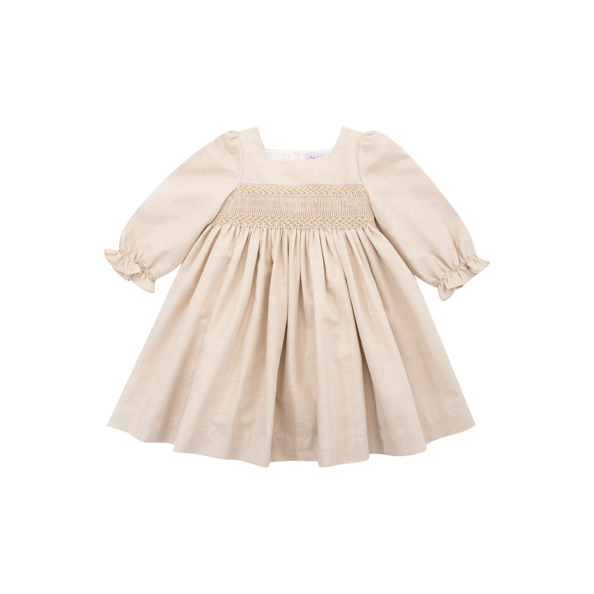 Divine, robe en chevron beige et fil doré smockée sur le devant et le dos