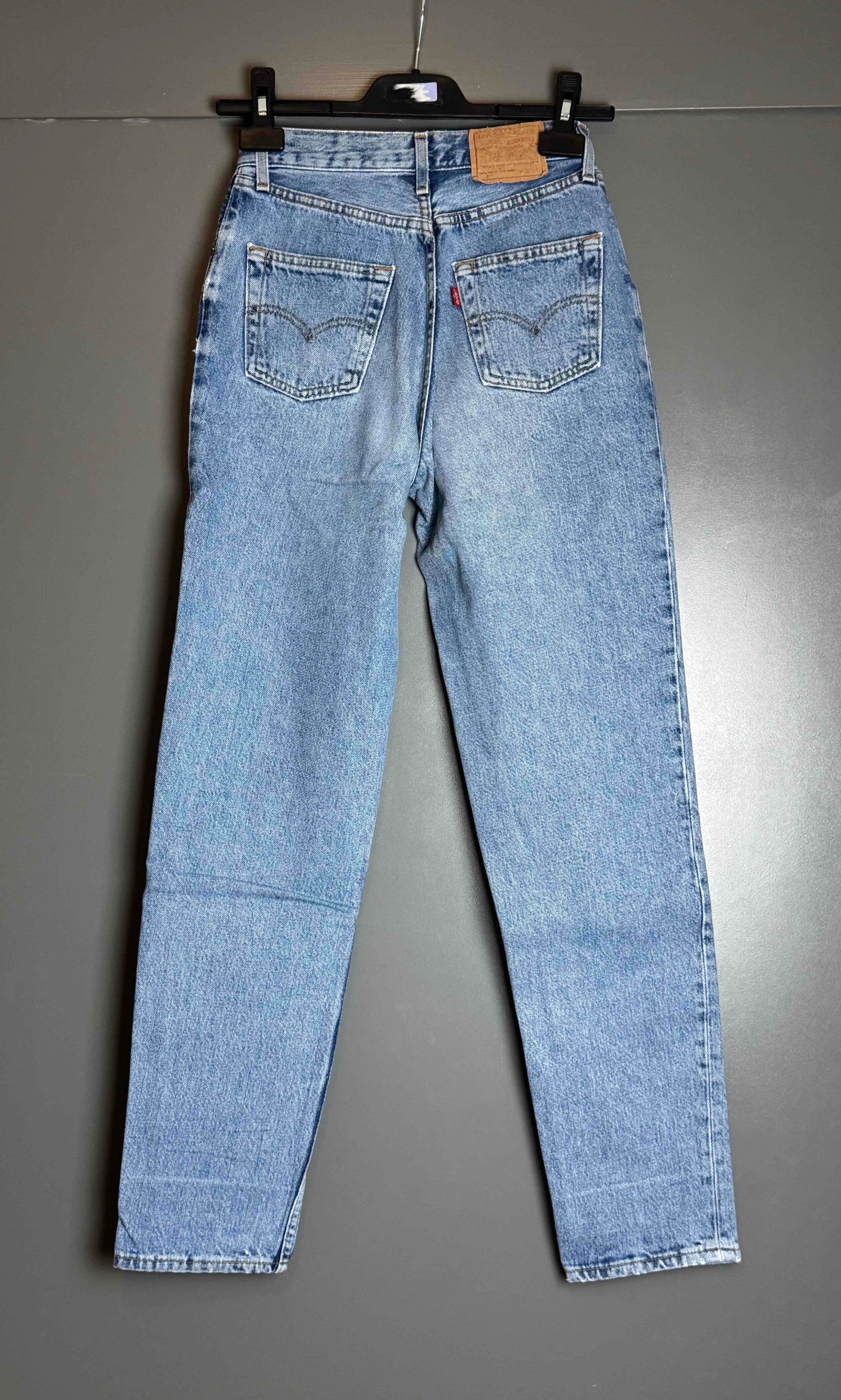 Jean Levi's 901 W27L32