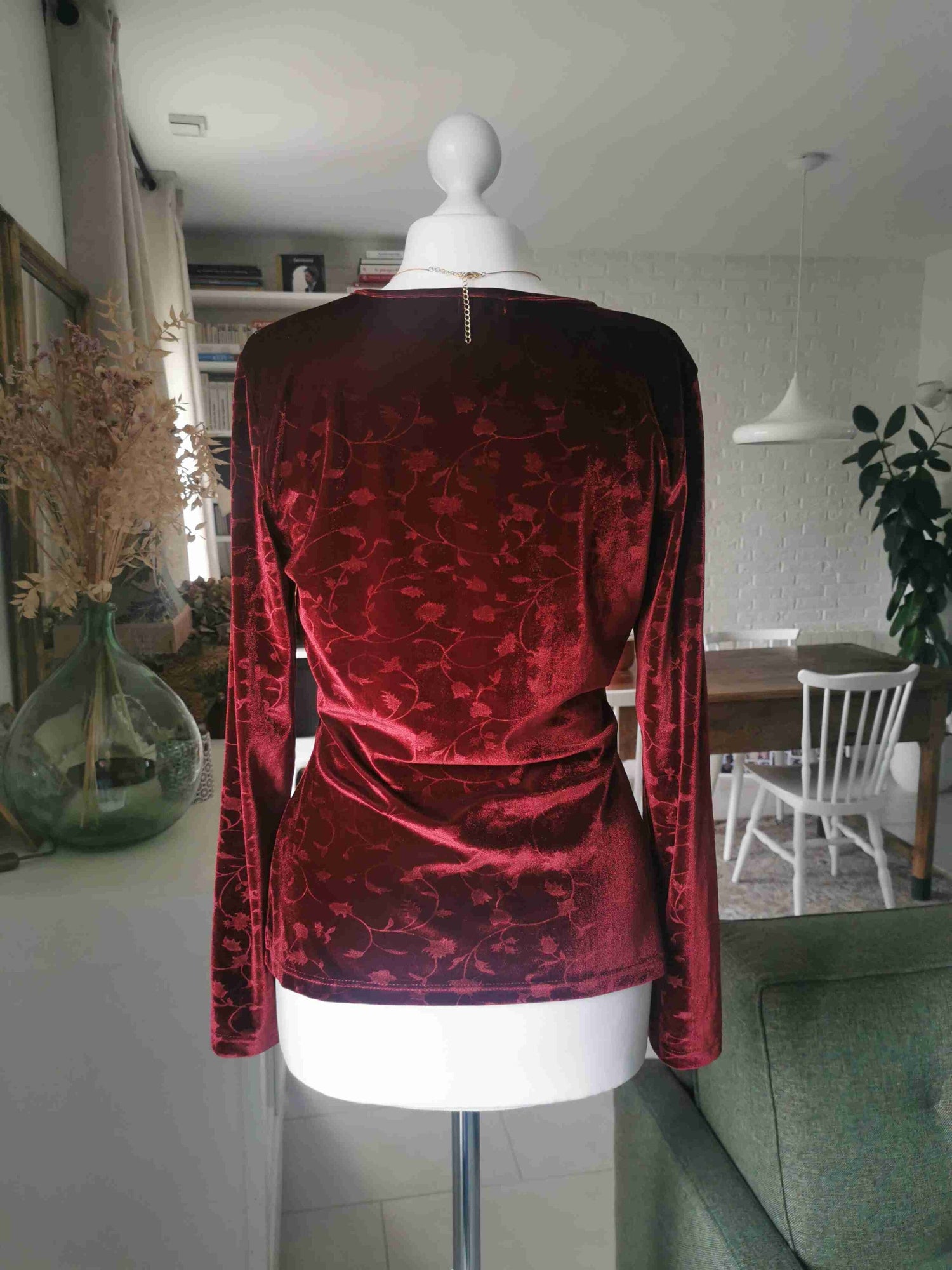 Long-sleeved velvet top