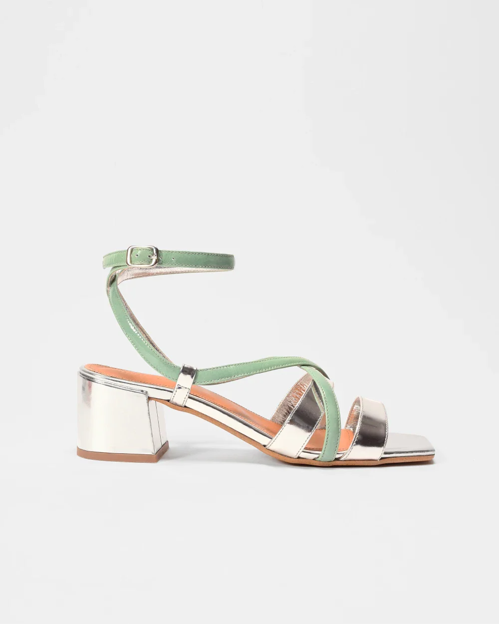 EDUARDO les sandales bicolores à talons carrés avec brides réglables cuir argent et vert d'eau. Idéales pour un mariage