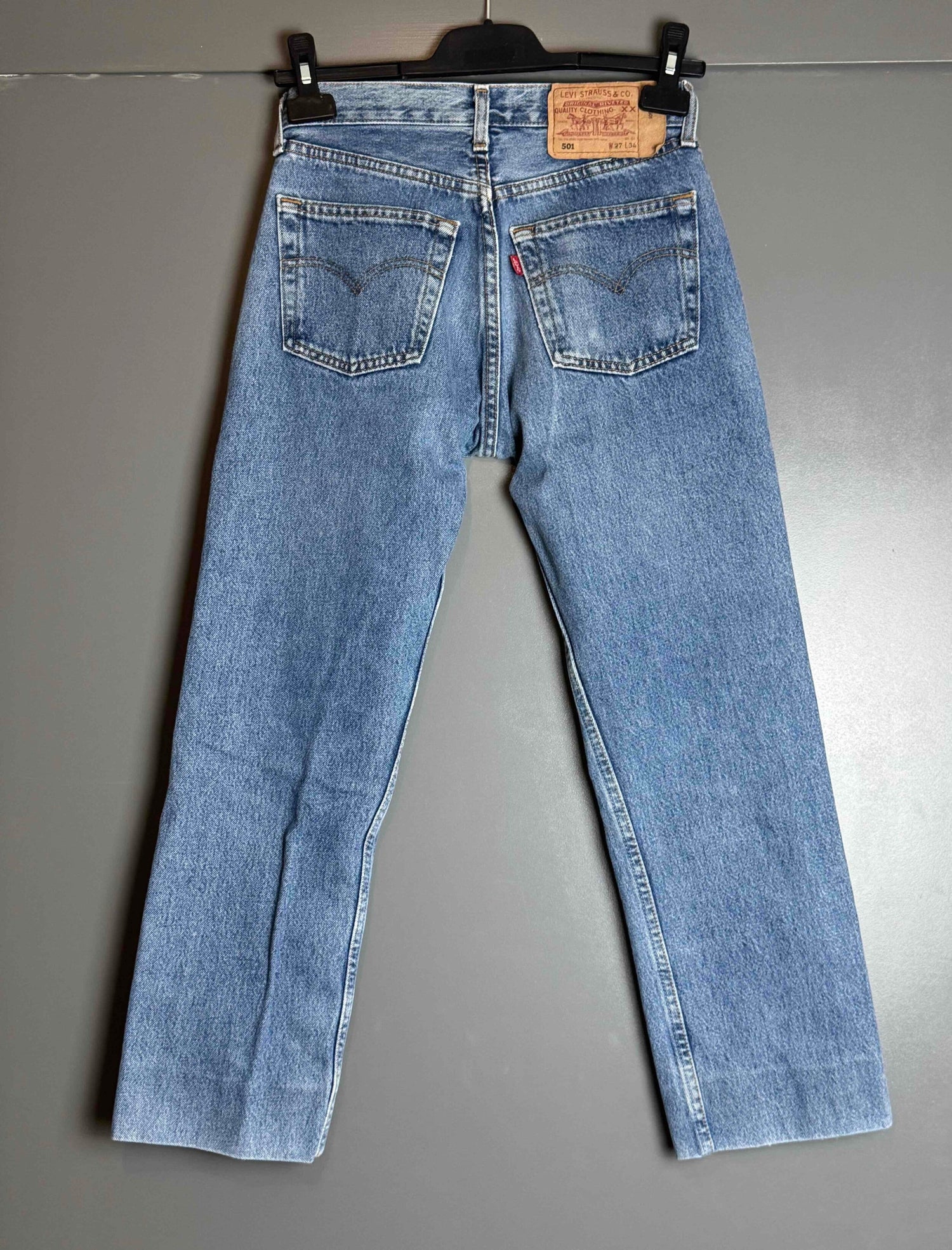 Jean Levi’s 501  W27 L34