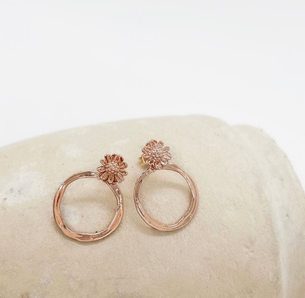 Elise Tsikis Paris Boucles d'oreilles Marguerite Medium