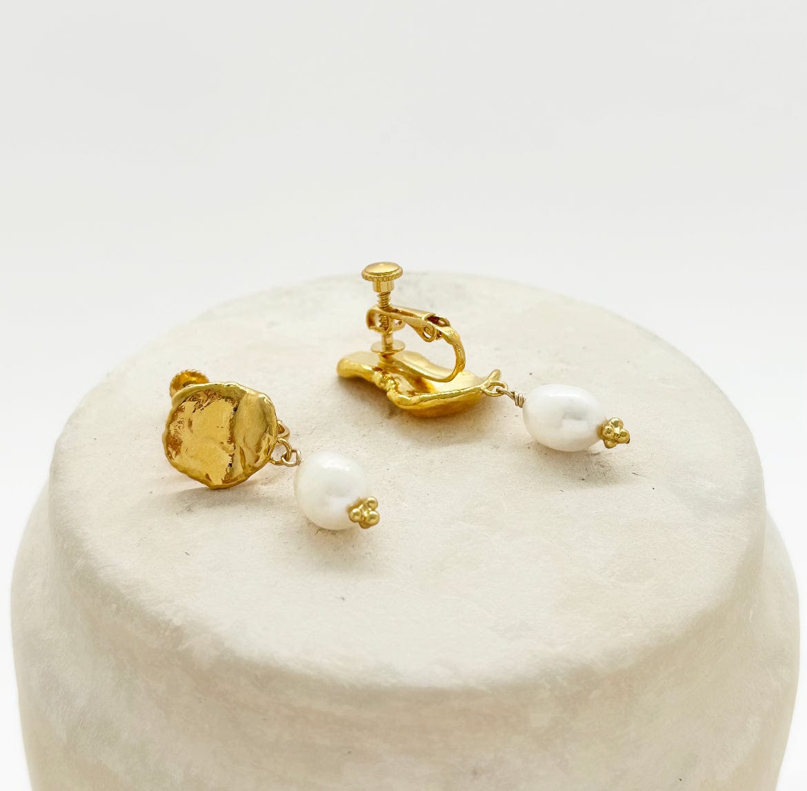 Elise Tsikis Paris Boucles d'oreilles Metochi