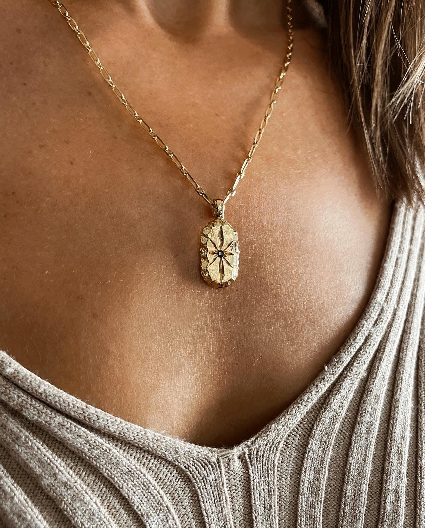 Elise Tsikis Paris Collier Alozia