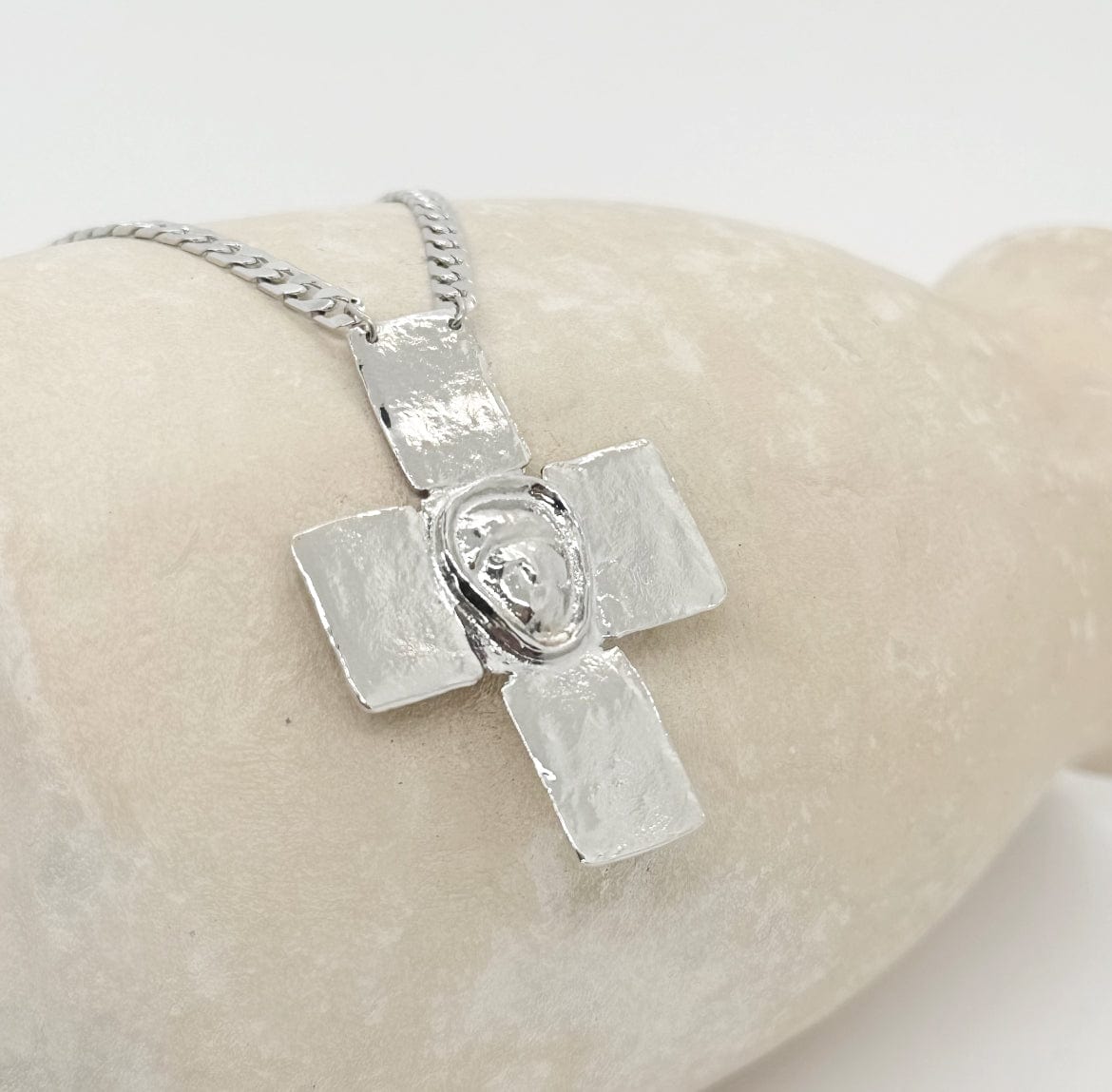 Elise Tsikis Paris Collier Delphes