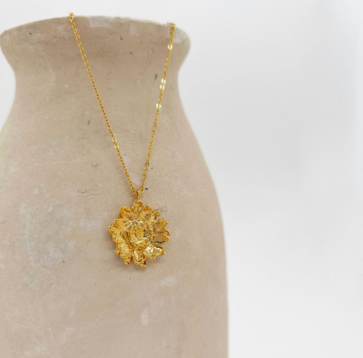 Elise Tsikis Paris Collier Oydes - archive