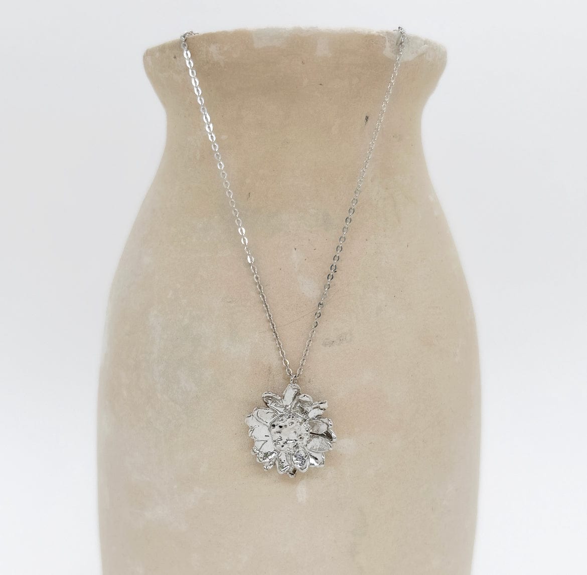 Elise Tsikis Paris Collier Oydes - archive