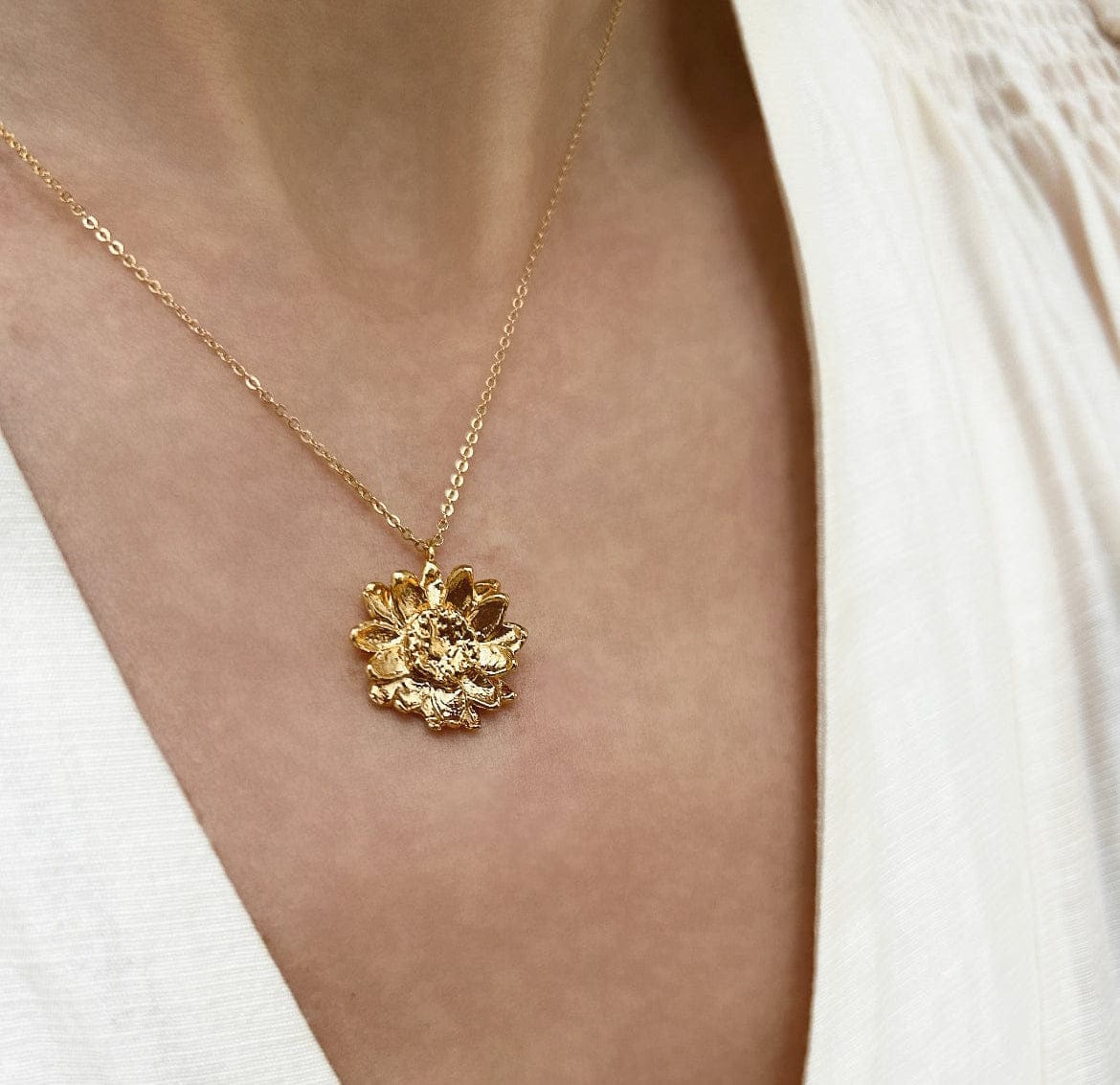 Elise Tsikis Paris Collier Oydes - archive