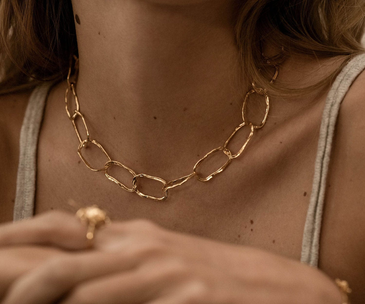 Elise Tsikis Paris Collier Pia