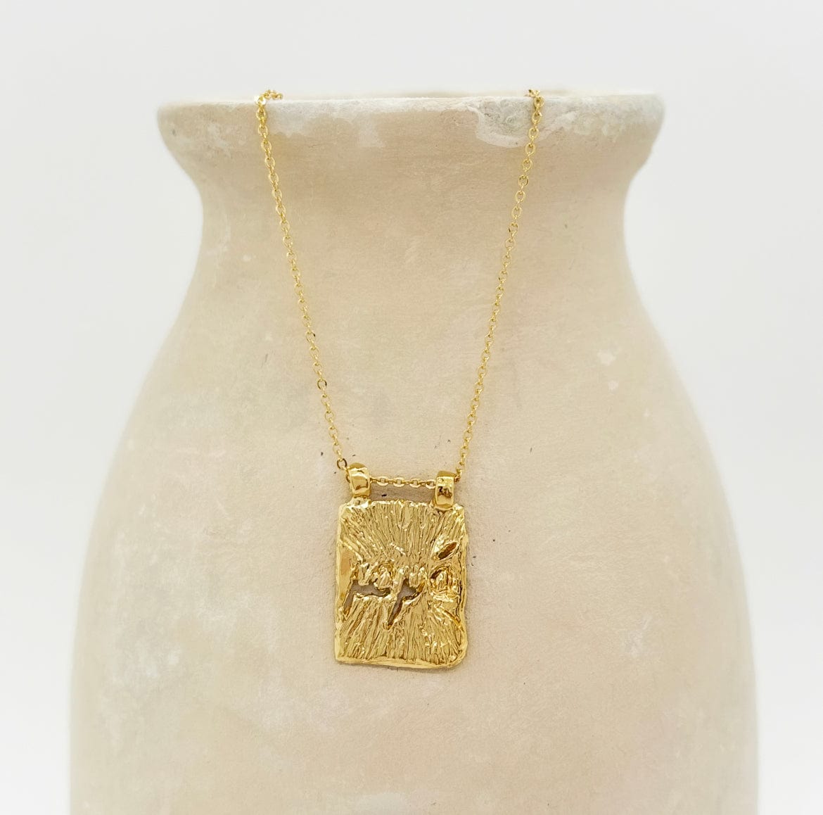 Elise Tsikis Paris Collier Tigani - archive